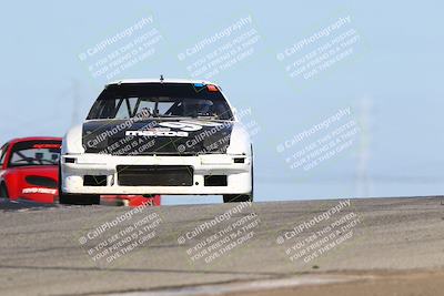 media/Oct-26-2025-CalClub SCCA (Sun) [[8ce1e69566]]/Group 2/Grapevine/